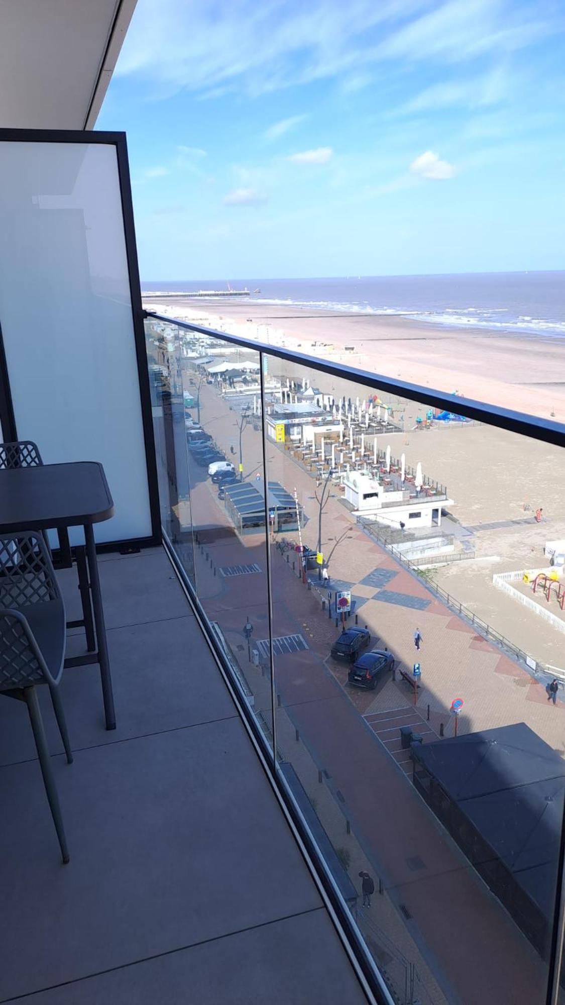 Modern Studio With Beautiful Sea View - 9Th Floor Blankenberge Εξωτερικό φωτογραφία